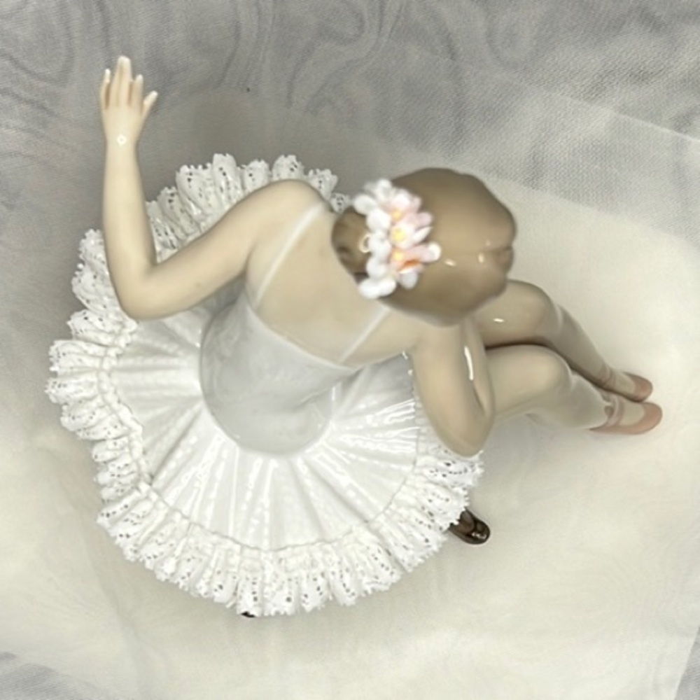 Lladro Porcelain Figurine, Ballet Descanso 05496 - Picture 4 of 12